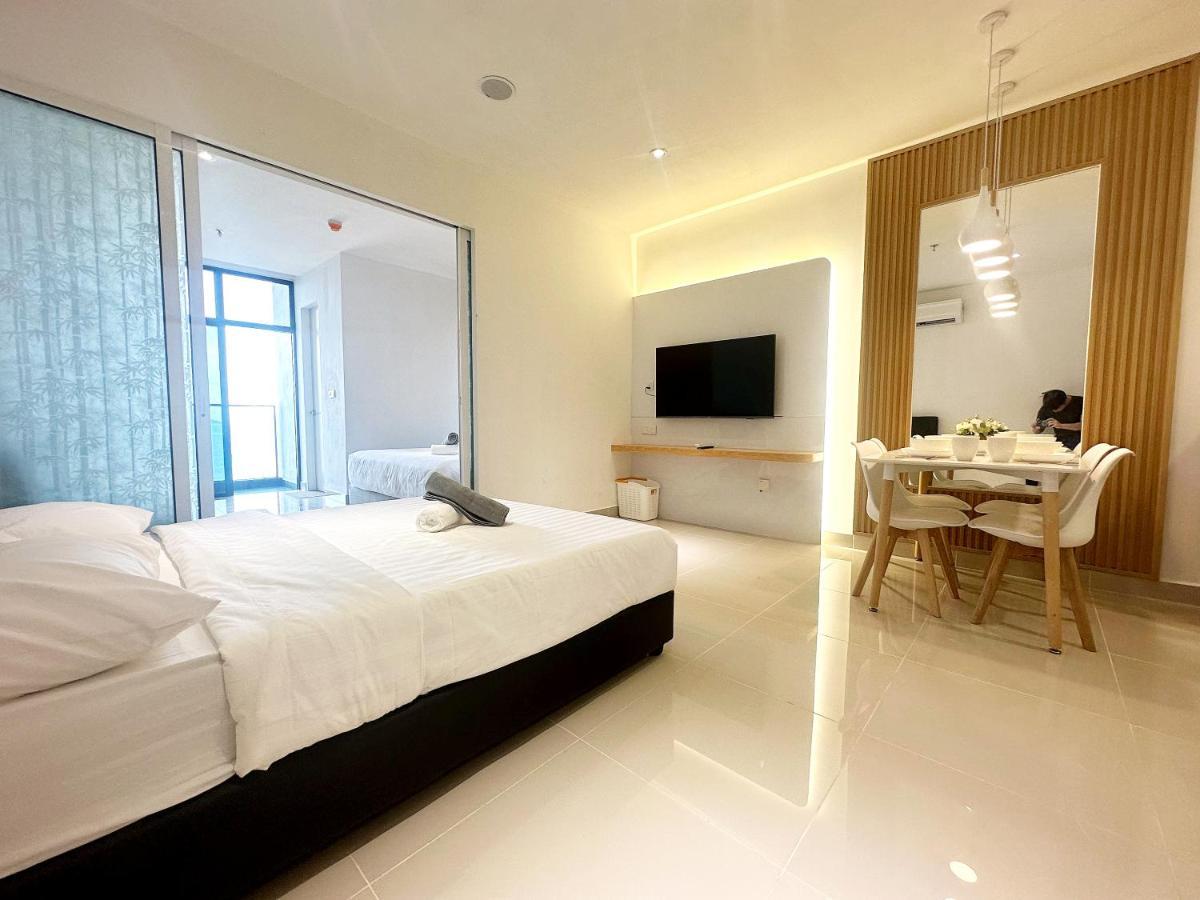 The Shore Kota Kinabalu City Centre By Lw Suites Extérieur photo