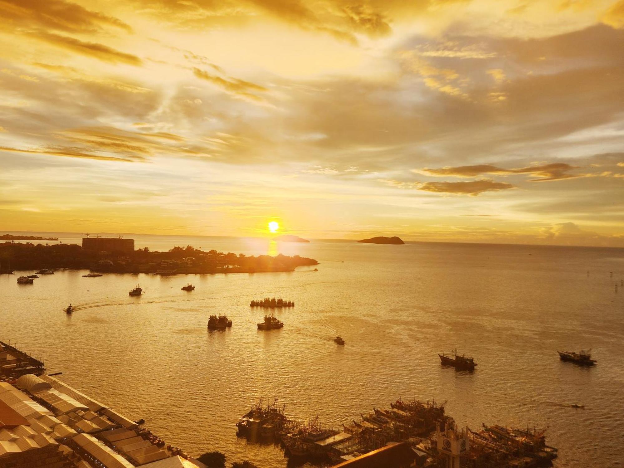 The Shore Kota Kinabalu City Centre By Lw Suites Extérieur photo
