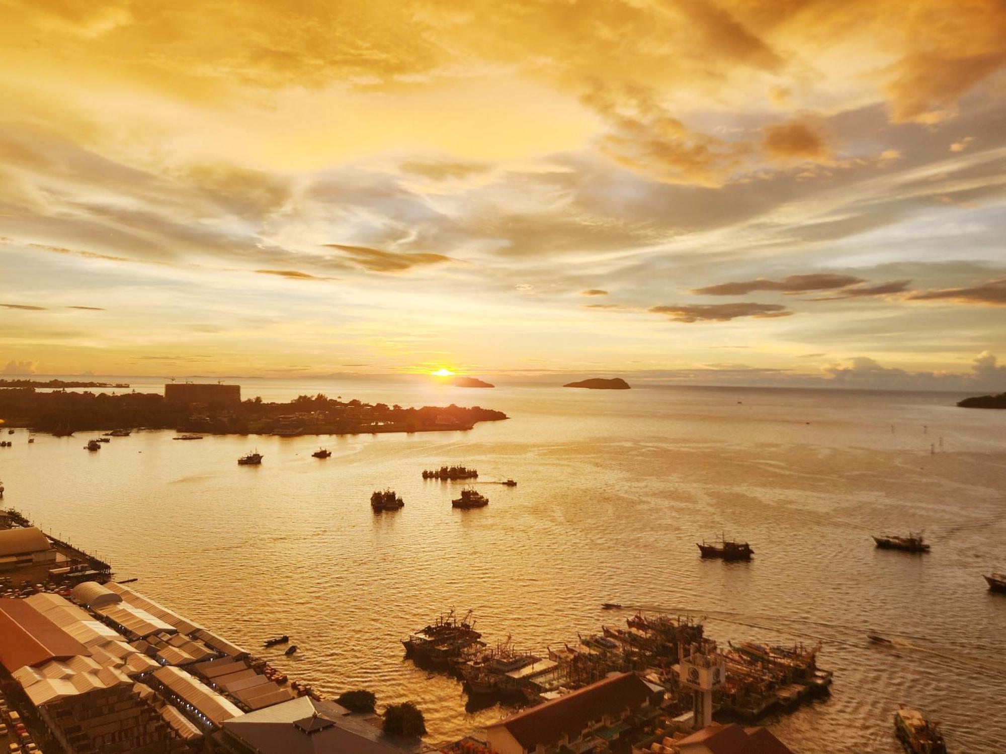 The Shore Kota Kinabalu City Centre By Lw Suites Extérieur photo