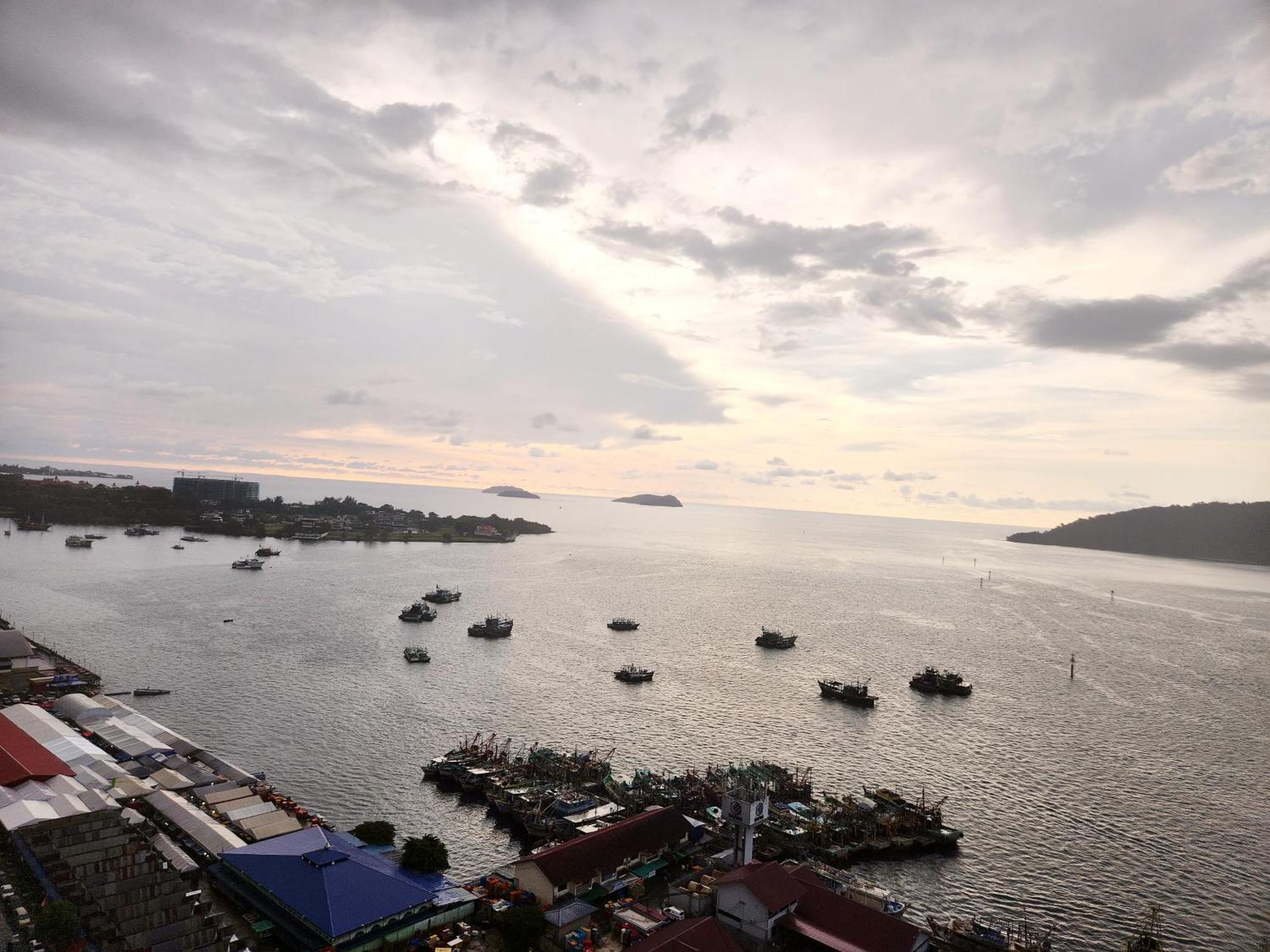 The Shore Kota Kinabalu City Centre By Lw Suites Extérieur photo